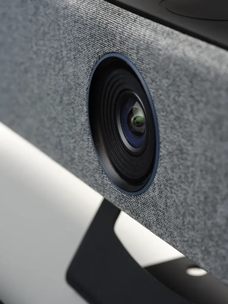 ClickShare-Bar-lens-detail.webp